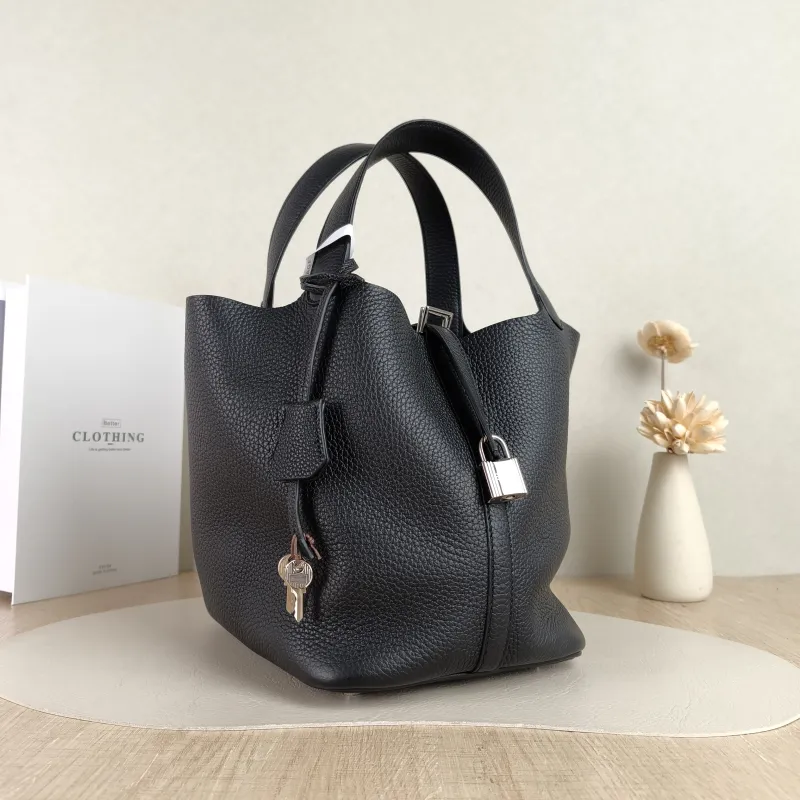 Hermès Top Handle Bag Picotin Lock 22 22 Black TC Calfskin Medium 22 × 18 × 21 cm k — cover view 5 of 6