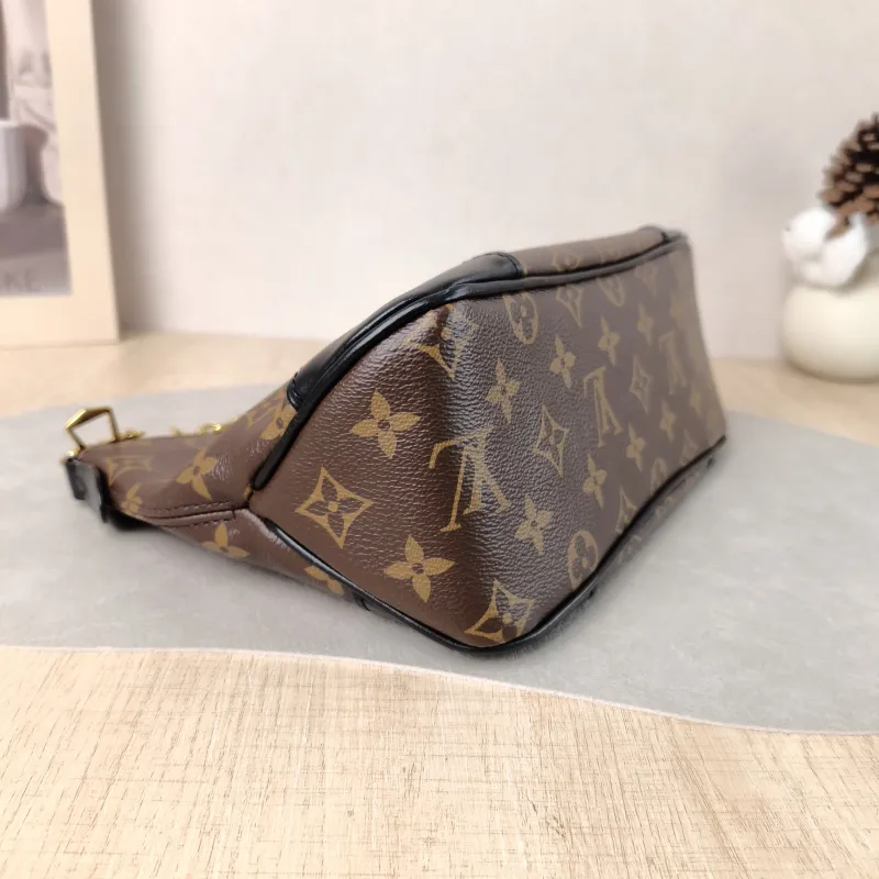 Louis Vuitton Crossbody Bag Boulogne PVC Small 26 × 9.5 × 16 cm — detail view 10 of 14