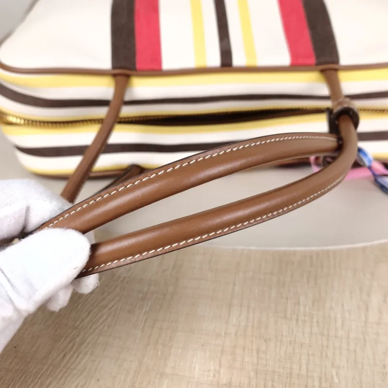 Miumiu Top Handle Bag Beau Colorblock Canvas · Calfskin Large 34 × 10 × 23 cm — detail view 11 of 11