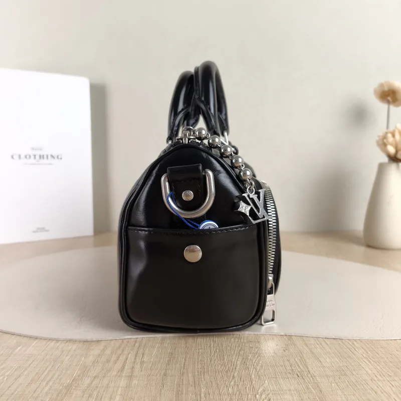 Louis Vuitton Crossbody Bag Keepall Cargo 25 Medium 25 × 11 × 15 cm — detail view 4 of 12
