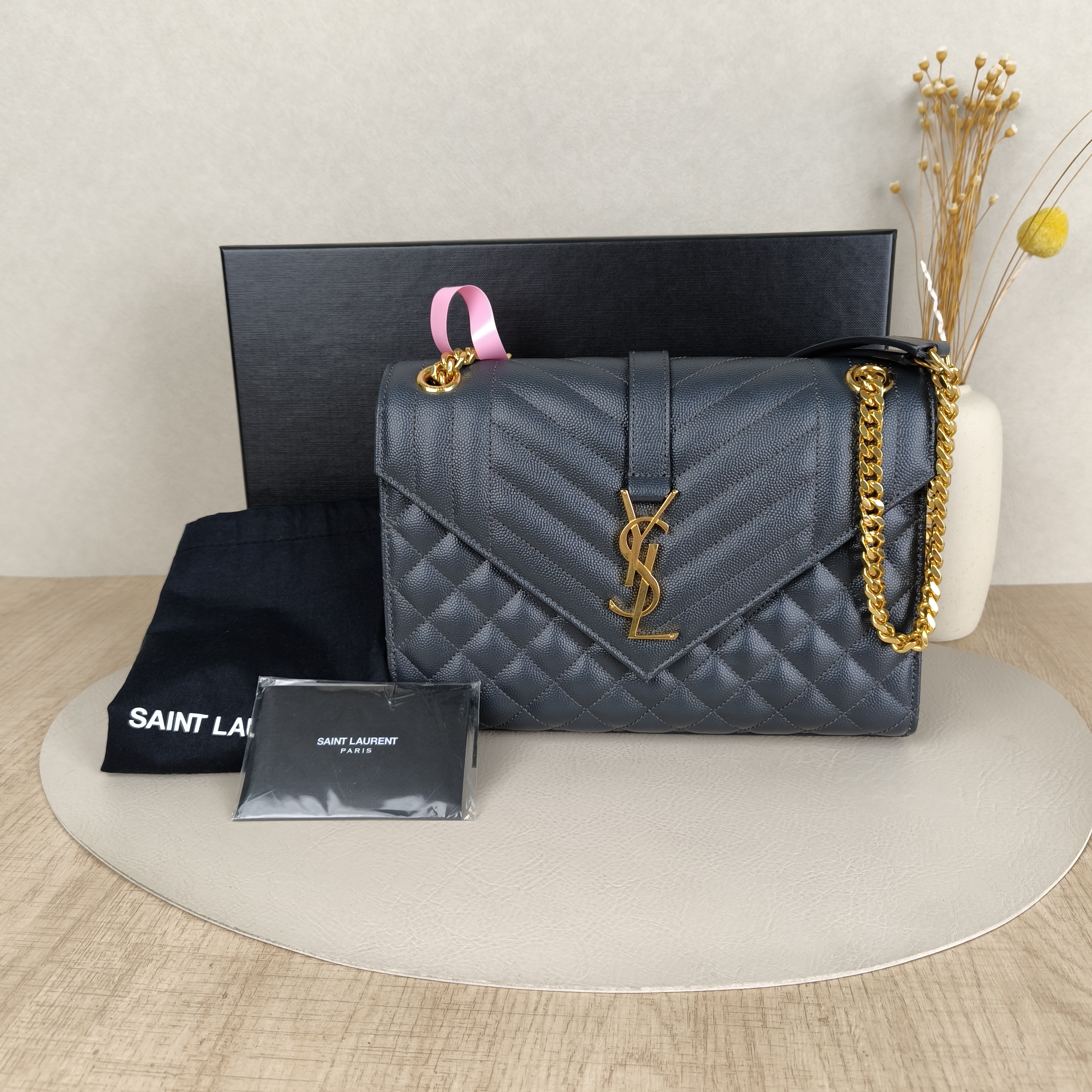 SAINT LAURENT Crossbody Bag ENVELOPE Grey Grained Calfskin Medium24 × 6 × 17.5 cm — cover view 8 of 10