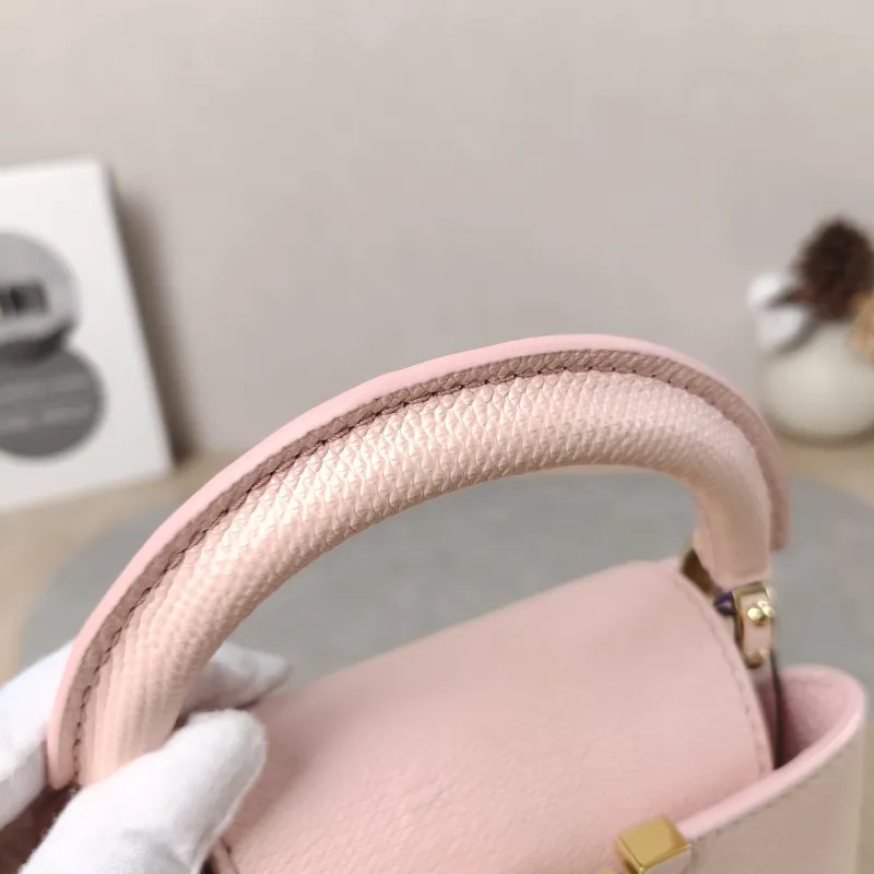 Louis Vuitton Crossbody Bag Capucines Pink Colorblock Calfskin · mini21 × 8 × 14 cm — detail view 12 of 13