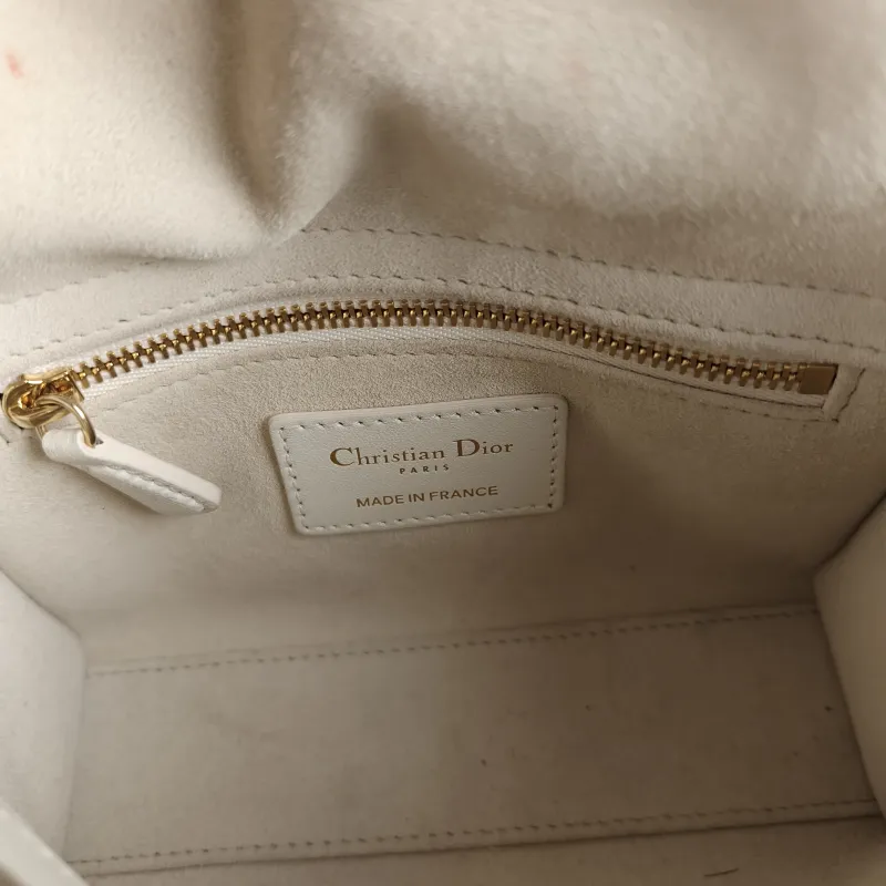 DIOR Crossbody Bag Lady Lady Dior Bag White Lambskin Mini 17 × 7 × 15 cm — detail view 7 of 11