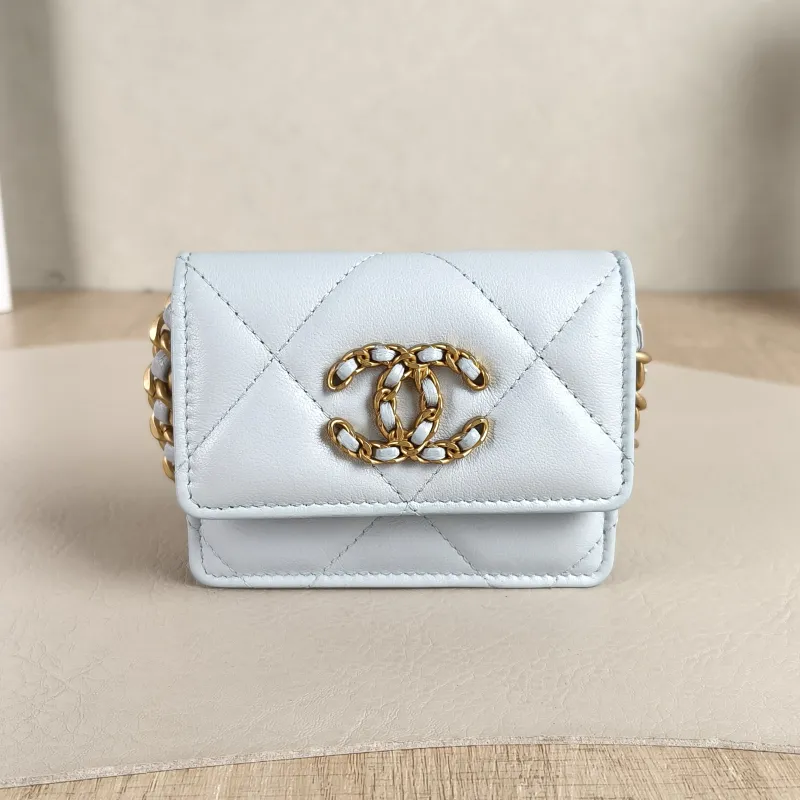 Chanel Crossbody Bag 19bag Mini Crossbody Bag Blue Lambskin Mini 10.5 × 2 × 8 cm 31