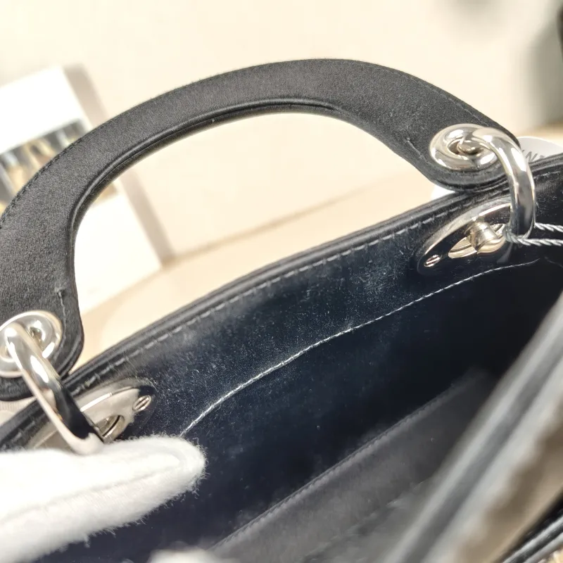 DIOR Crossbody Bag Lady Lady Dior Bag Black mini17 × 7 × 15 cm — detail view 4 of 13