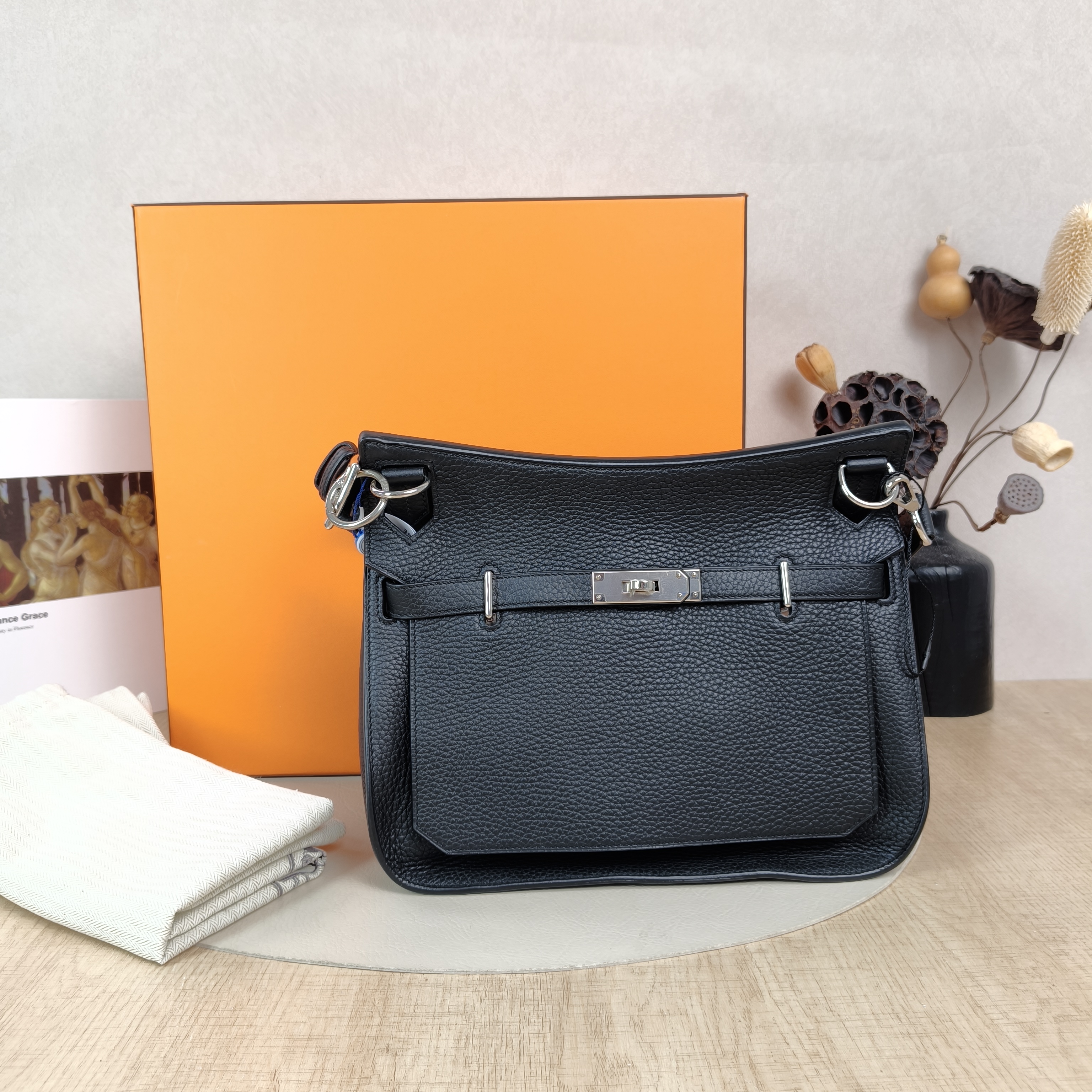 Hermès Crossbody Bag Jypsiere 28Black TC Calfskin Small28 × 12.5 × 23.5 cm — cover view 4 of 6