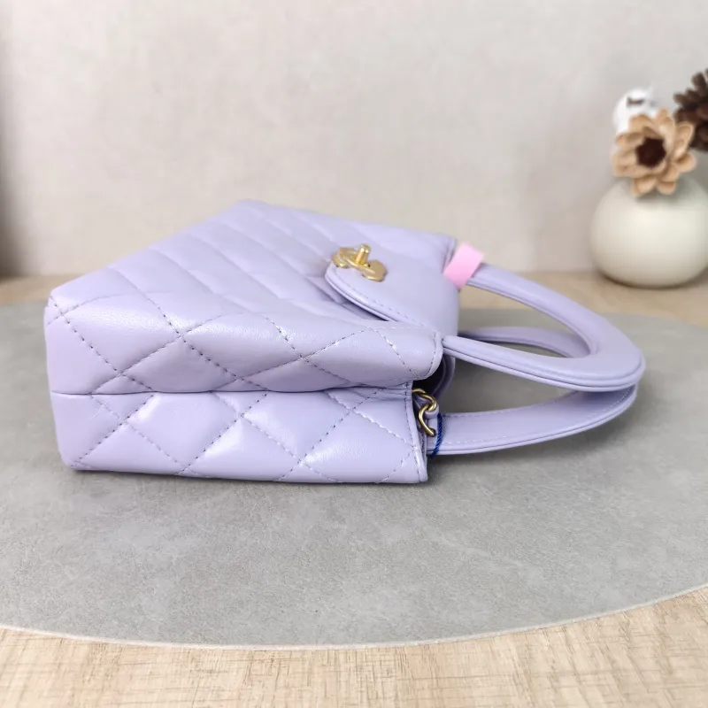 Chanel Crossbody Bag Kelly Lambskin mini19 × 7 × 13 cm — detail view 10 of 11