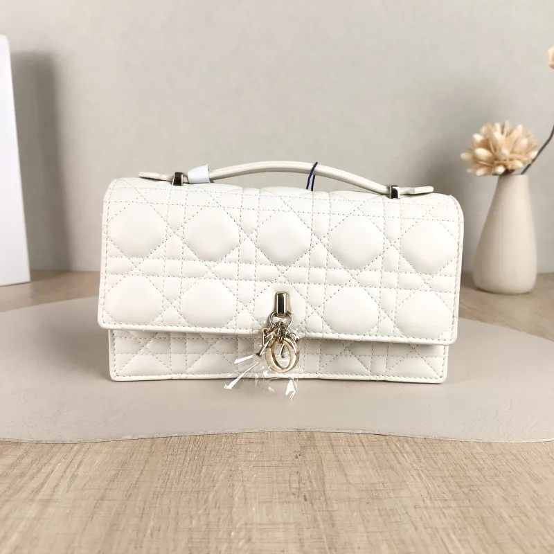 DIOR Shoulder Bag My Chain Bag White Lambskin mini21 × 4.5 × 11.5 cm