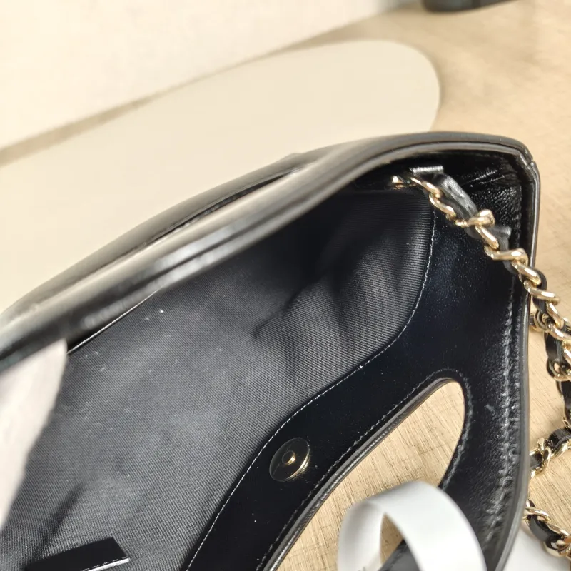 Chanel Shoulder Bag 31Bag Black Waxed Leather Calfskin nano 20.5 × 3.5 × 17 cm — detail view 9 of 10