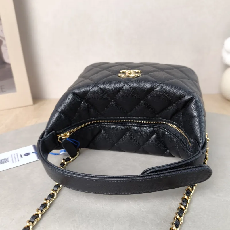 Chanel Crossbody Bag Crossbody Bag Black Calfskin One Size 21.5 × 7.5 × 19 cm — detail view 9 of 15