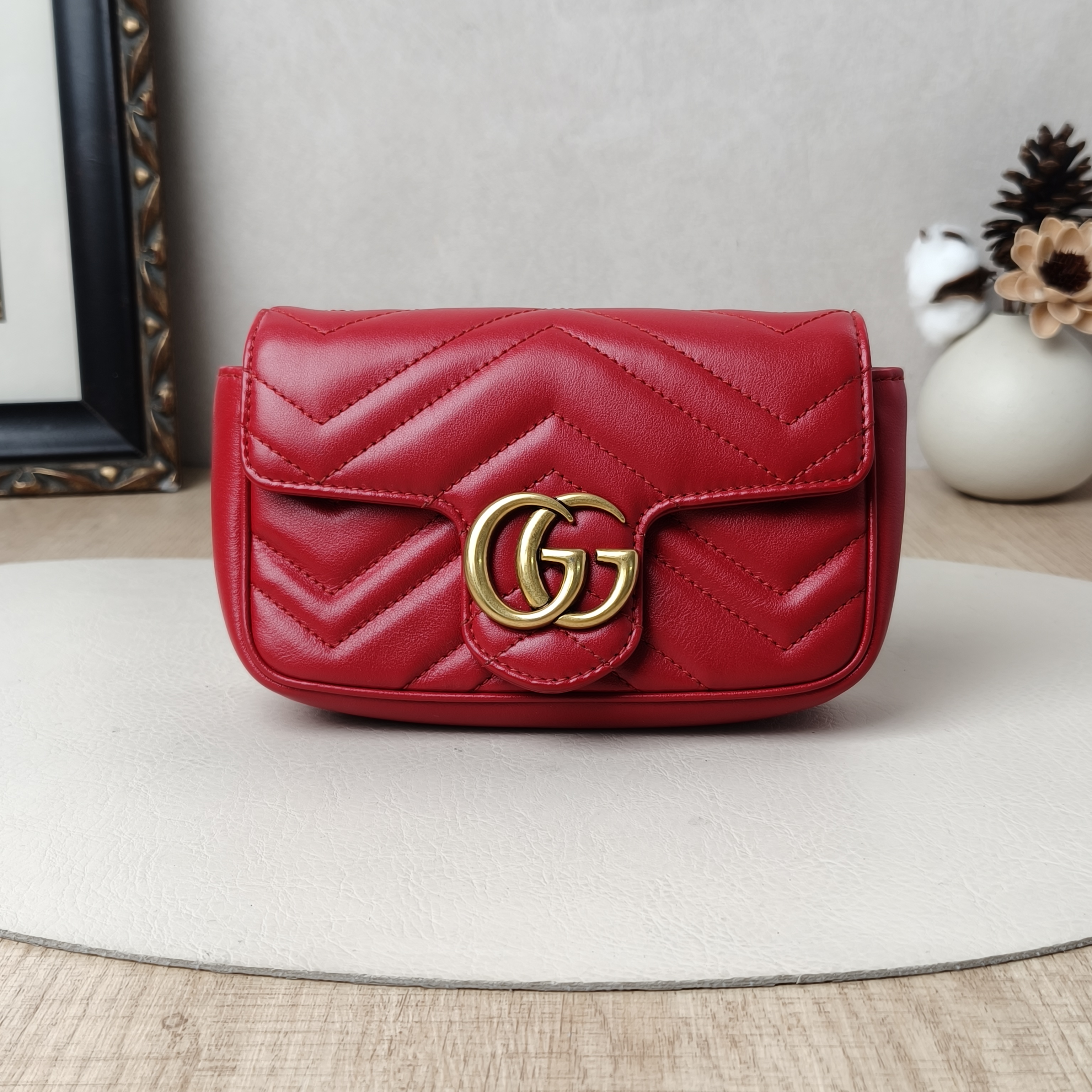 GUCCI Crossbody Bag GG Marmont Mini Marmont Mini Red Calfskinmini16.5 × 4.5 × 9.5 cm