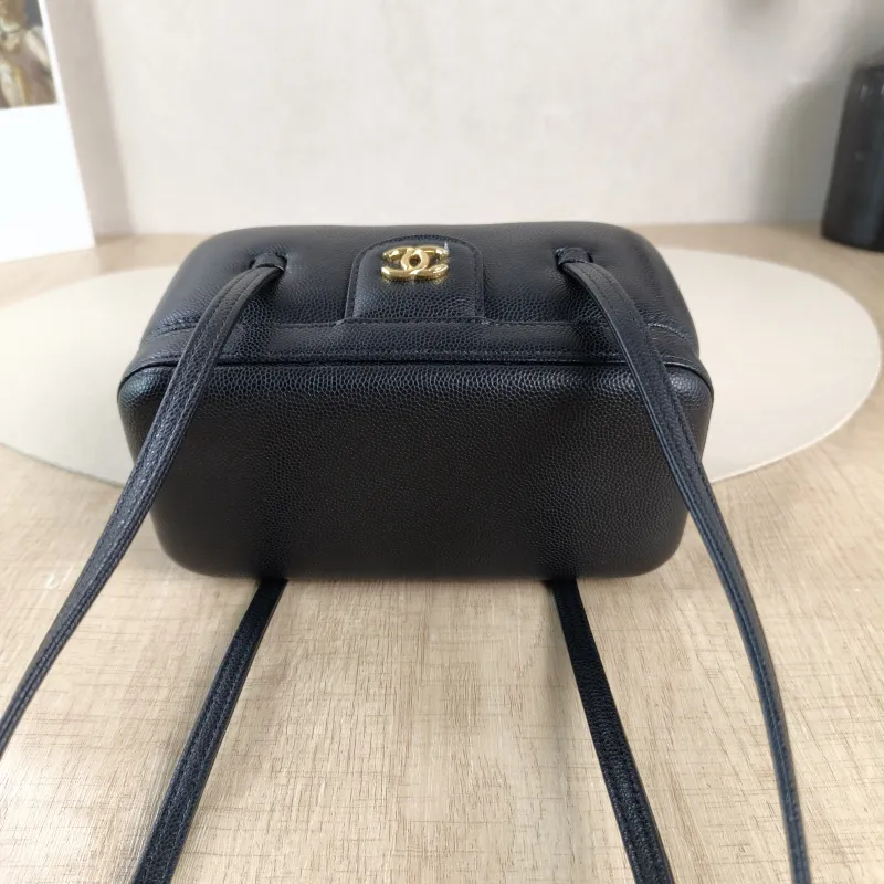 Chanel Crossbody Bag lp Box Bag Black Grained Calfskin 16 × 8 × 9.5 cm Microchip Edition — detail view 3 of 12