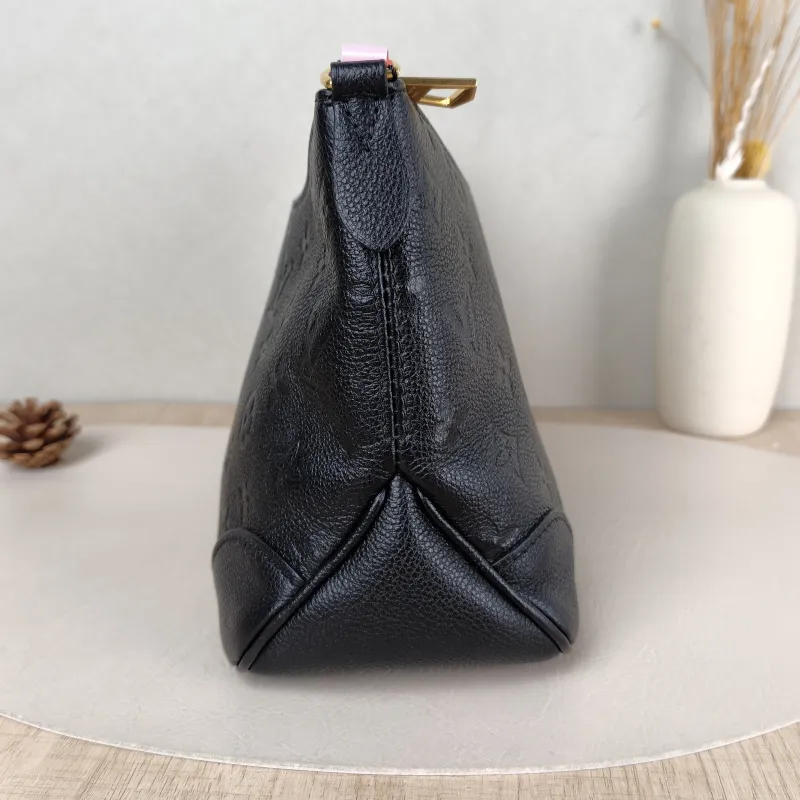 Louis Vuitton Crossbody Bag Boulogne Black Monogram Empreinte Embossed Calfskin Small 26 × 9.5 × 16 cm — detail view 4 of 10