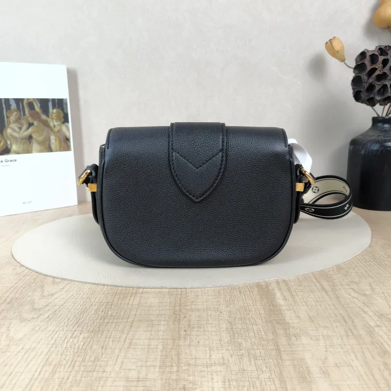 Louis Vuitton Crossbody Bag Pont 9 Soft Messenger Bag Black Calfskin Small21 × 6.5 × 15 cm — cover view 5 of 6