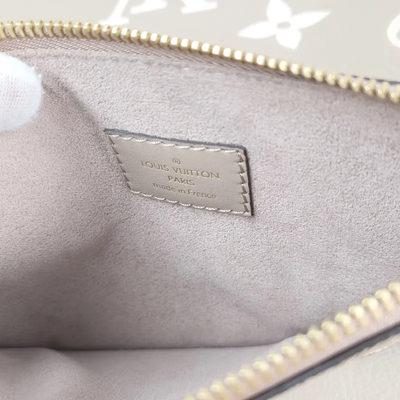 Louis Vuitton Shoulder Bag NÉONOÉ Bucket Bag · White Monogram Empreinte Embossed Calfskin Medium 26 × 17.5 × 26 cm — detail view 8 of 13