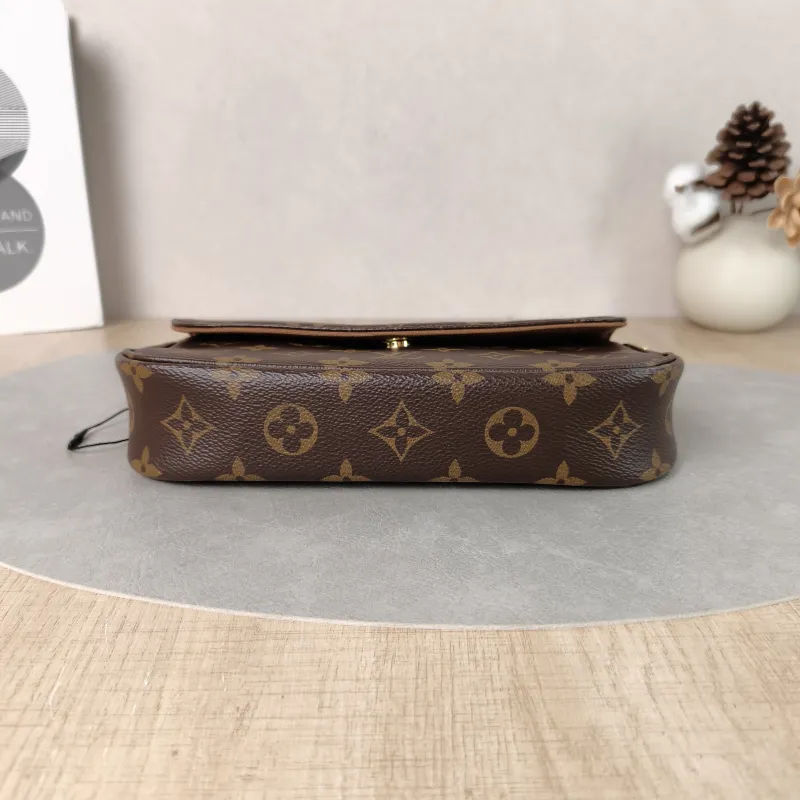 Louis Vuitton Crossbody Bag IVY Monogram PVC Small23.5 × 4.3 × 12 cm — cover view 6 of 6