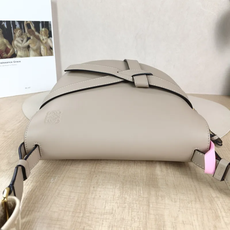 LOEWE Crossbody Bag Gate Calfskin Medium 25 × 11.5 × 19 cm — detail view 6 of 12