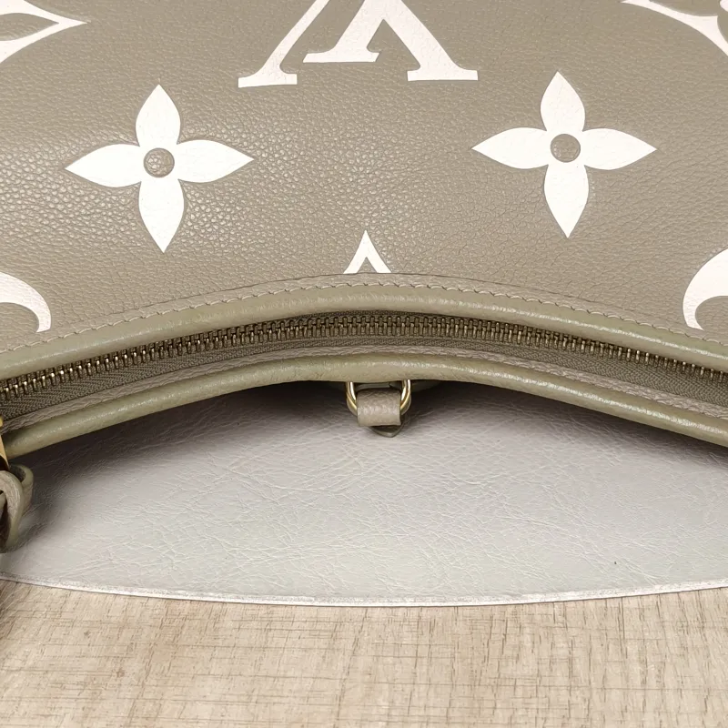 Louis Vuitton Crossbody Bag Carryall Calfskin Small29.5 × 12 × 24 cm — detail view 8 of 14