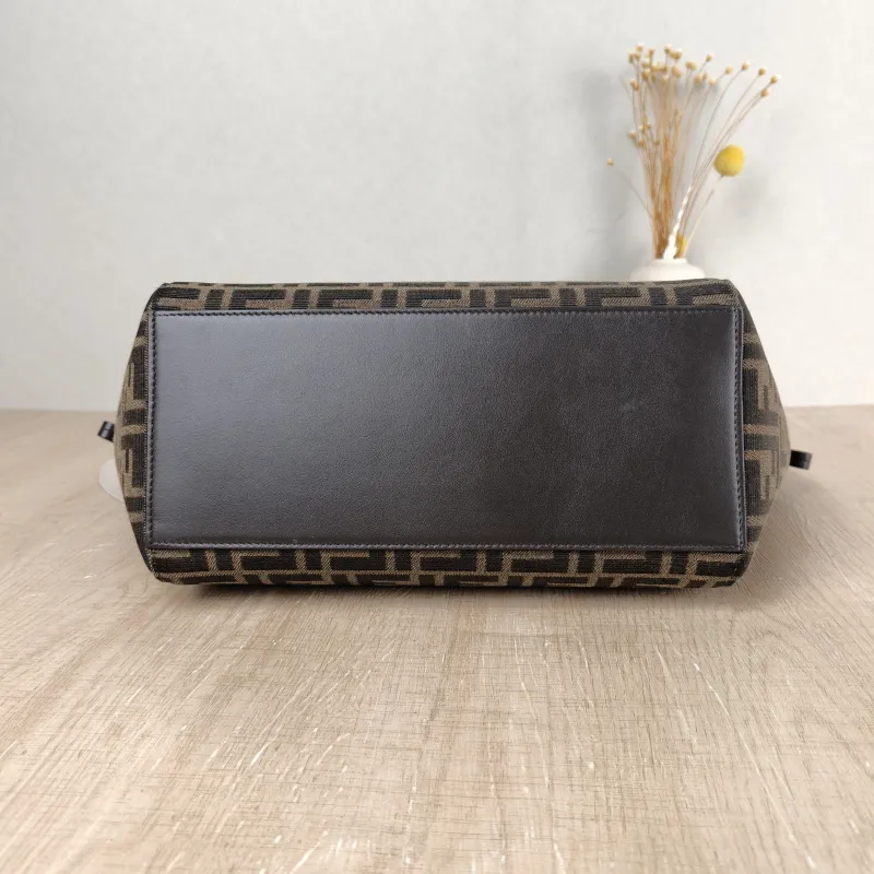 FENDI Crossbody Bag origami Monogram Calfskin Medium 27 × 16.5 × 27 cm — cover view 4 of 5