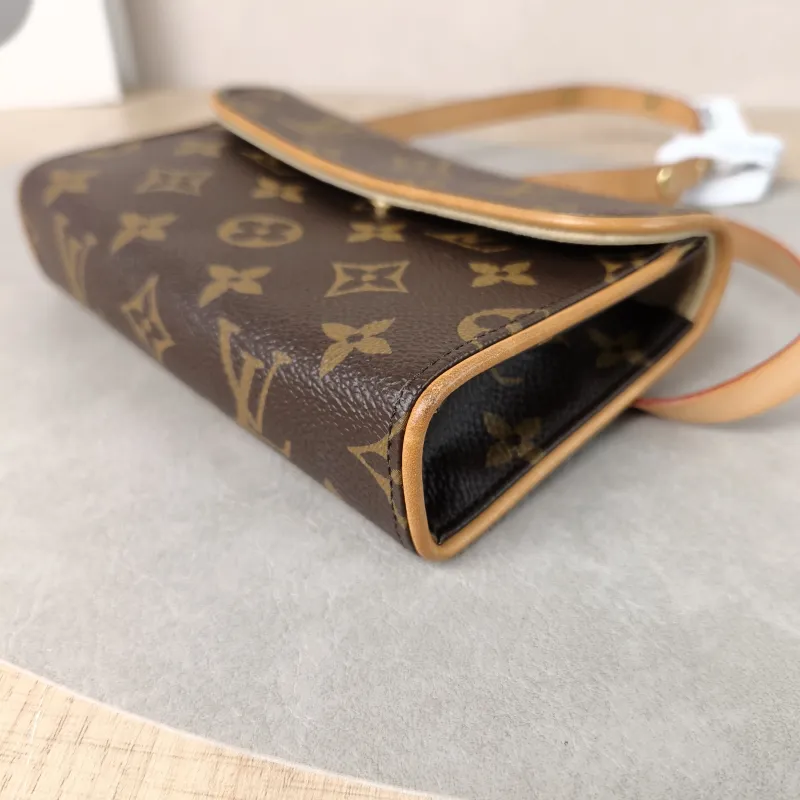 Louis Vuitton Shoulder Bag Shoulder Crossbody Bag Monogram PVC 16 × 4 × 10 cm — detail view 1 of 13