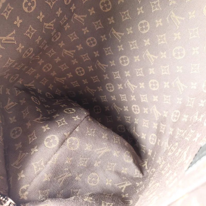 Louis Vuitton Crossbody Bag BIKER Black Lambskin Medium 38 × 15 × 15 cm — detail view 3 of 12