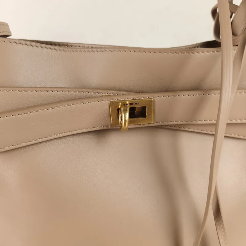 BALENCIAGA Crossbody Bag bel air hobo Shoulder Crossbody Bag Taupe Calfskin One Size 27 × 9 × 27 cm — detail view 4 of 12