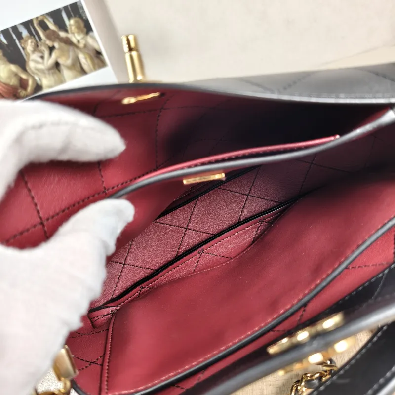 Chanel Crossbody Bag c Logo Black Calfskin One Size 23 × 7.5 × 16 cm — detail view 6 of 13