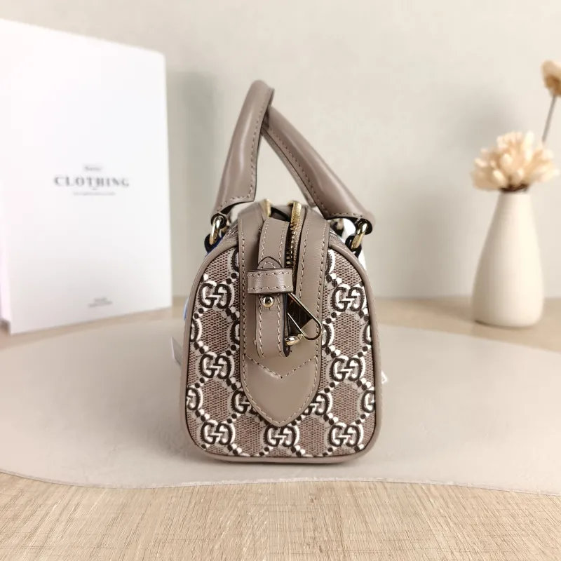 GUCCI Crossbody Bag GG Emblem Crossbody Bag nano 16.5 × 8 × 10 cm — detail view 9 of 9