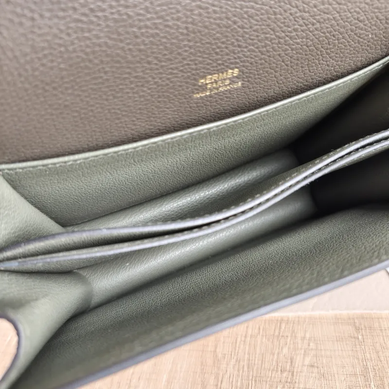 Hermès Crossbody Bag Roulis 19 C6 Green Evercolor Calfskin Mini 18 × 6 × 15 cm Y — detail view 1 of 11