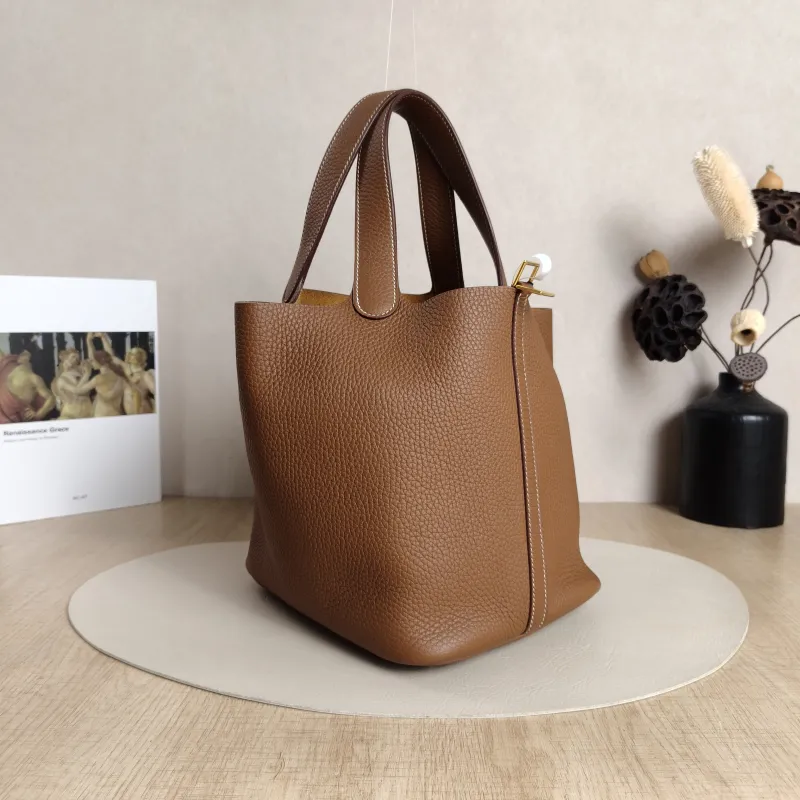 Hermès Top Handle Bag Picotin Lock 22 22 Clemence Taurillon TC Calfskin Medium22 × 18 × 21 cm — cover view 11 of 11