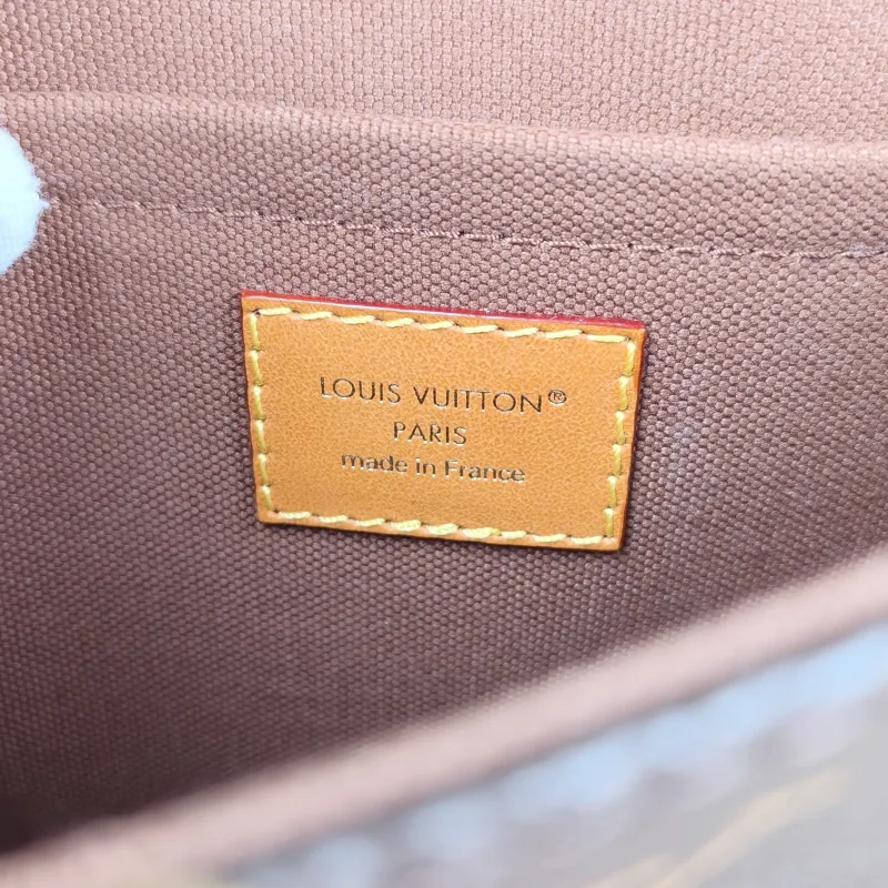 Louis Vuitton Crossbody Bag Satchel Messenger Bag Monogram PVC Mini 19.5 × 6 × 15 cm — detail view 8 of 11
