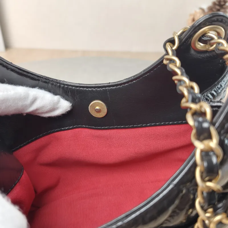 Chanel Crossbody Bag HOBO Black Waxed Leather Calfskin Small 19 × 6 × 17 cm — detail view 5 of 12