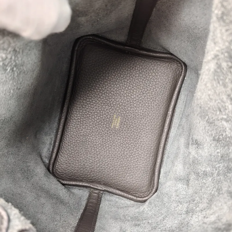 Hermès Top Handle Bag Picotin Lock 18 18Dark Grey Taurillon Clemence TC Calfskin Small18 × 13 × 18 cm — detail view 1 of 16
