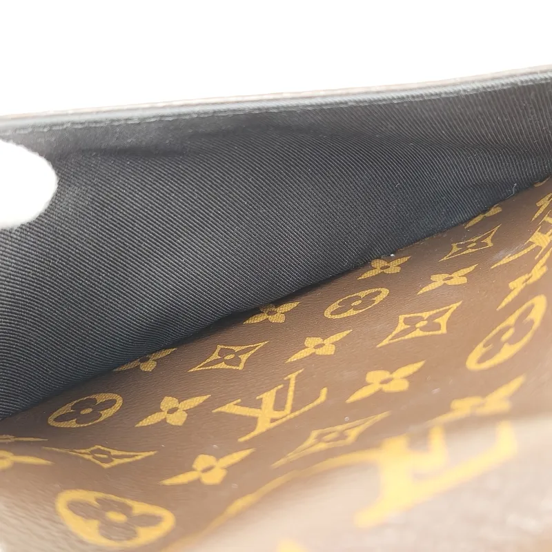 Louis Vuitton Crossbody Bag Diane Baguette Bag Shoulder Strap PVC Small 24 × 9 × 15 cm — detail view 8 of 14