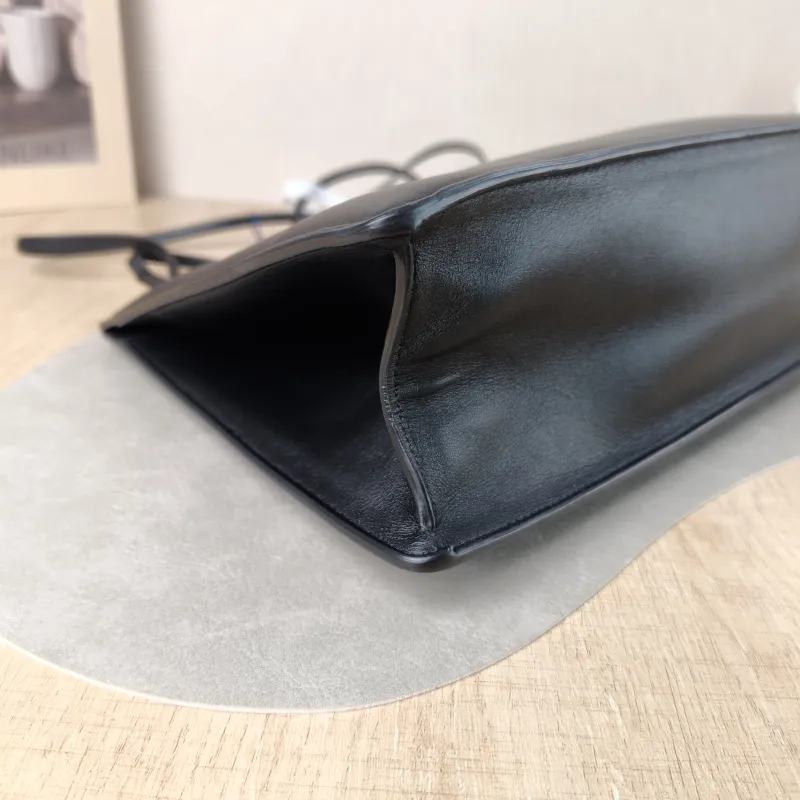 CELINE Shoulder Bag Black Calfskin 32.5 × 9 × 22 cm — detail view 5 of 10