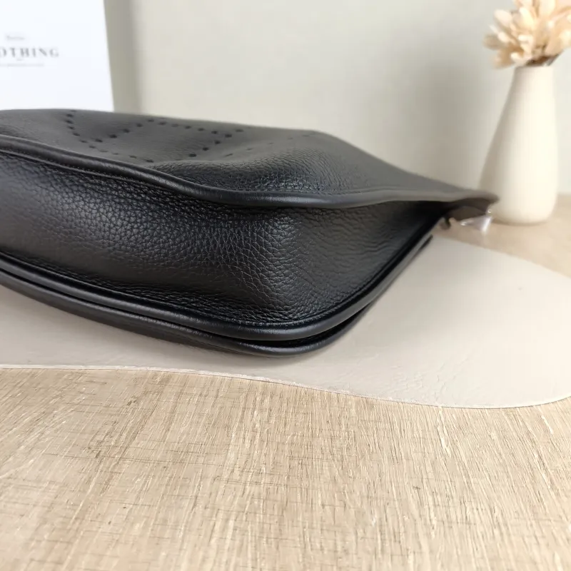 Hermès Crossbody Bag Evelyne 29 29 Black Taurillon Clemence TC Calfskin Small 29 × 8 × 30 cm B — detail view 10 of 10