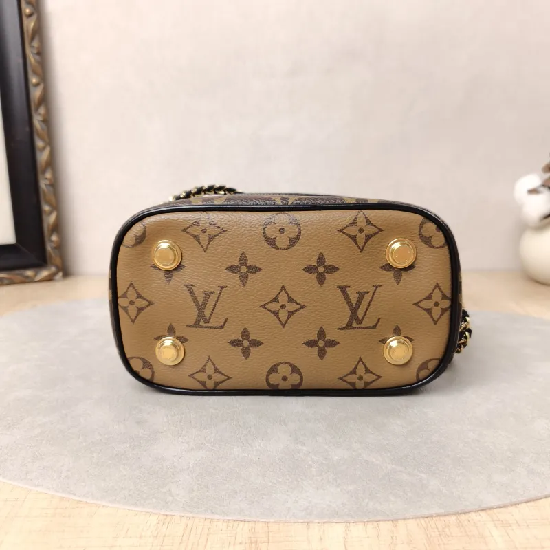 Louis Vuitton Shoulder Bag VANITY Cosmetic Bag Monogram PVC Small19 × 11 × 13 cm — cover view 3 of 5