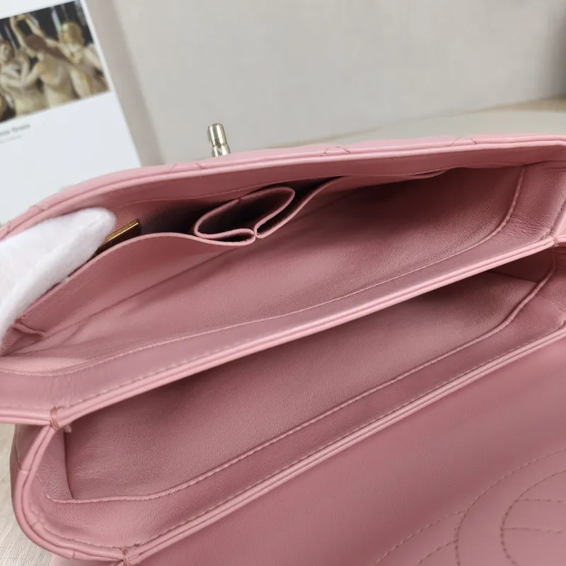 Chanel Crossbody Bag Trendy CC Pink Lambskin Small 25 × 12 × 17 cm Microchip Edition — detail view 3 of 14