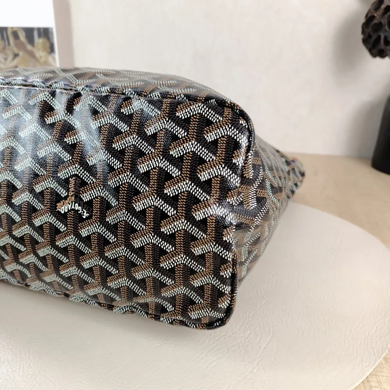 GOYARD Shoulder Bag Boheme Hobo​ Brown ine Canvas Small 43 × 14 × 27 cm — detail view 6 of 12