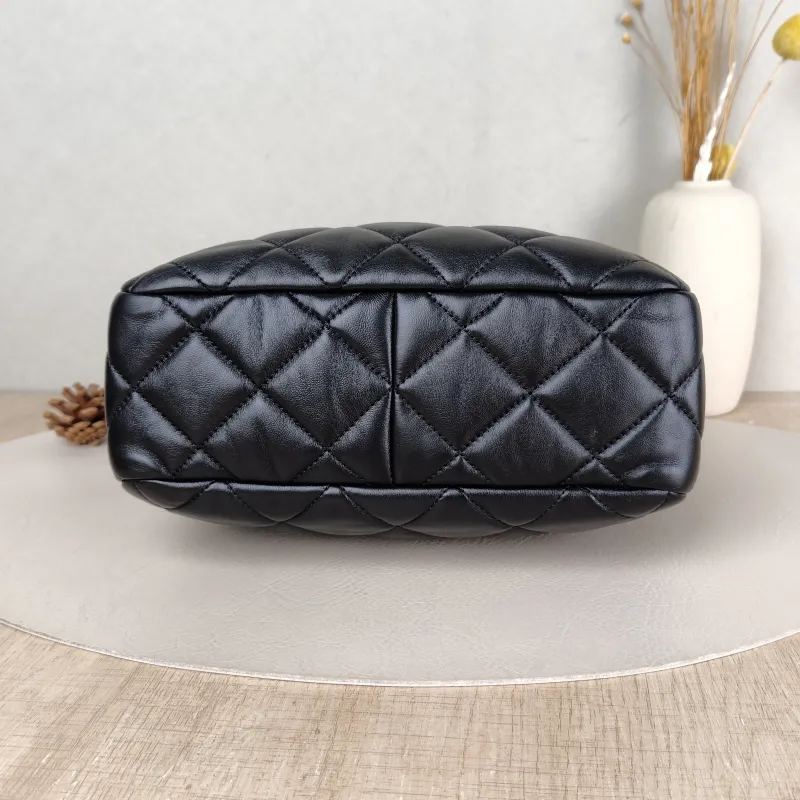 Chanel Shoulder Bag tote Black Lambskin One Size 23 × 8 × 23 cm — cover view 5 of 5