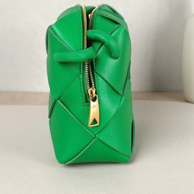 Bottega Veneta Shoulder Bag Cassette Shoulder Crossbody Bag Green Lambskin One Size15 × 7 × 13 cm — detail view 2 of 9