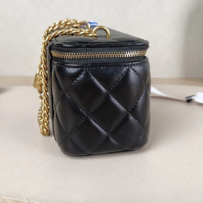 Chanel Crossbody Bag Edition Black Lambskin One Size 16 × 8 × 9.5 cm — detail view 1 of 14