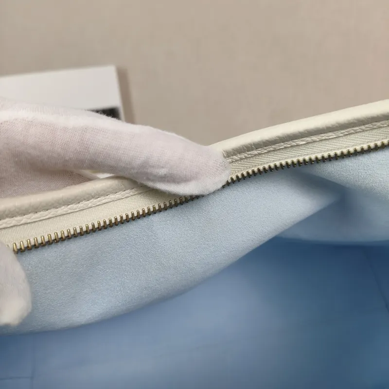 Louis Vuitton Crossbody Bag Carryall White · Blue Calfskin Small 29.5 × 12 × 24 cm — detail view 10 of 13