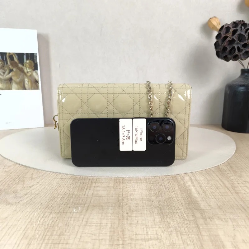 DIOR Shoulder Bag Shoulder Bagwoc Beige Patent Leather One Size21.5 × 4 × 12.5 cm — cover view 4 of 6