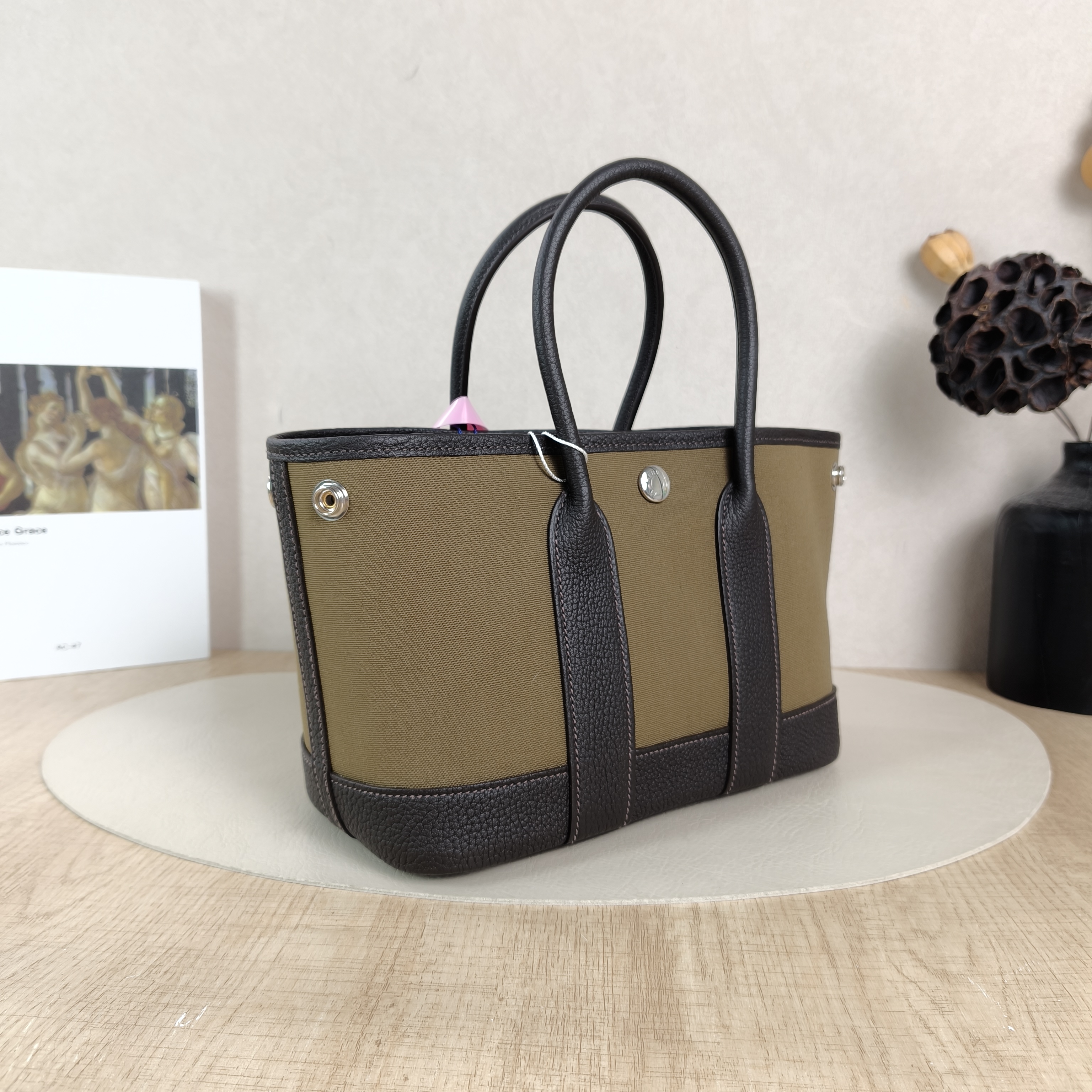 Hermès Top Handle Bag Neo Garden 23 Mini6H Canvas · Negonda Calfskinmini23 × 10 × 16 cm — cover view 6 of 6