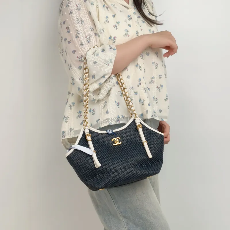 Chanel Shoulder Bag White Woven One Size19 × 7 × 20 cm — on-model view 2 of 2