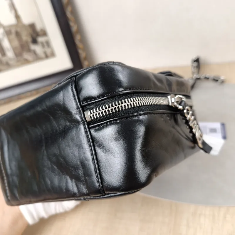 Chanel Crossbody Bag Camera Bag Black Waxed Leather17 × 8.5 × 18 cm — detail view 15 of 20