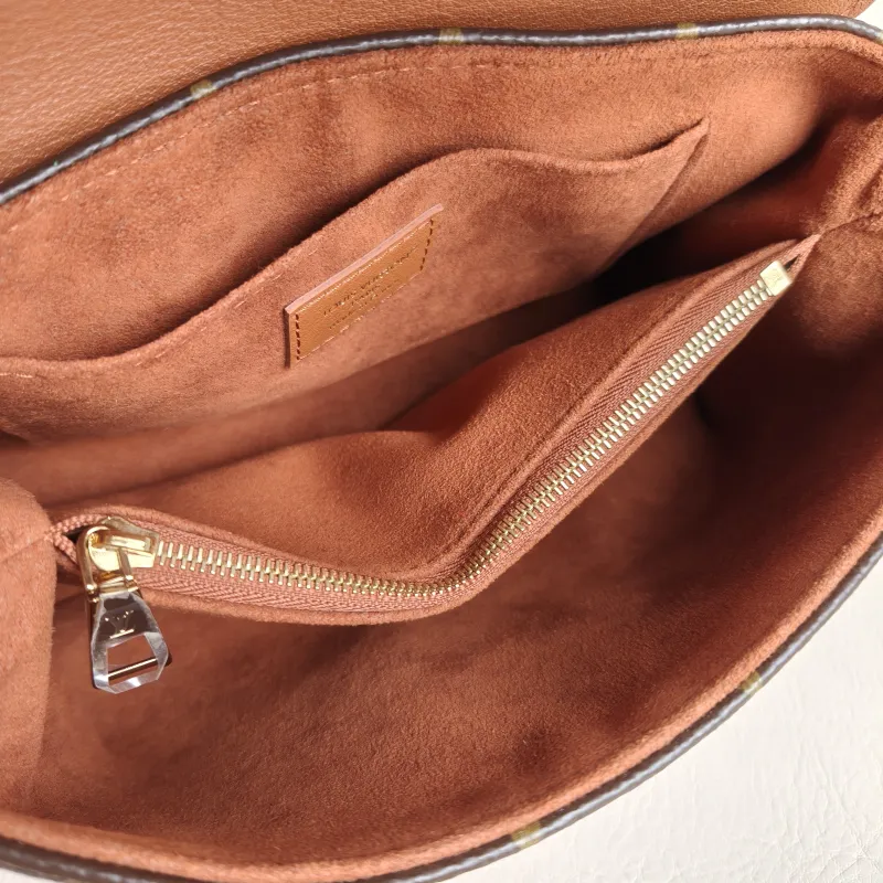 Louis Vuitton Crossbody Bag MADELEINE PVC · Calfskin BB 24.5 × 8 × 16 cm — detail view 3 of 11
