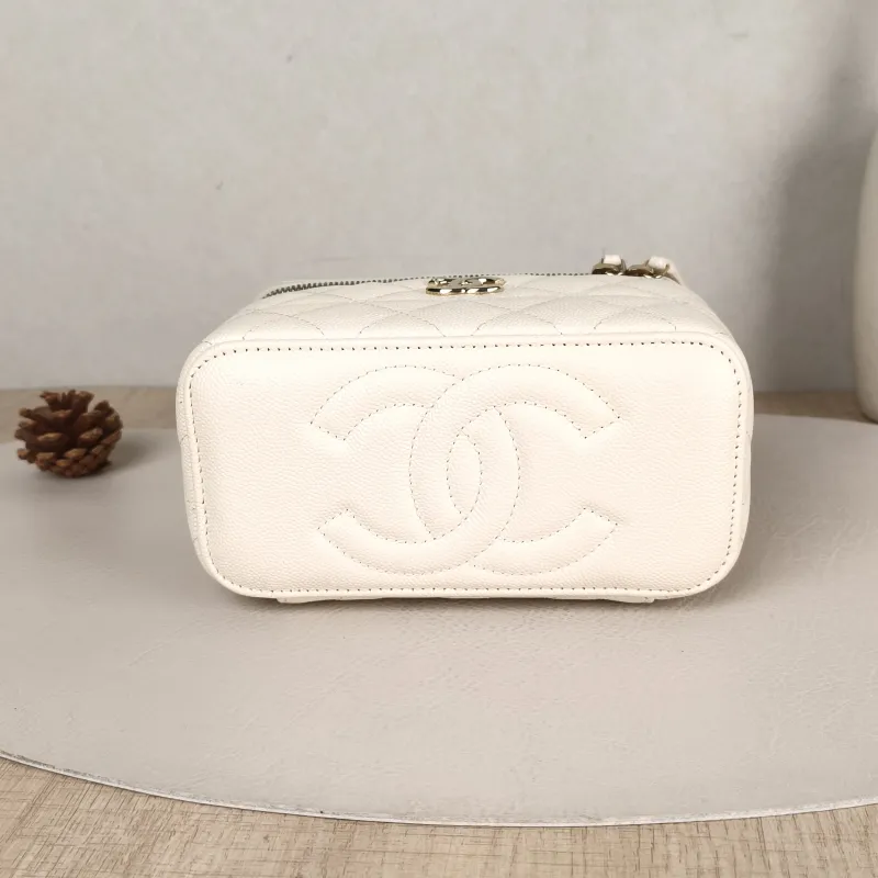 Chanel Crossbody Bag26c Edition Beige Grained Calfskin One Size17 × 8 × 9.5 cm — cover view 4 of 5