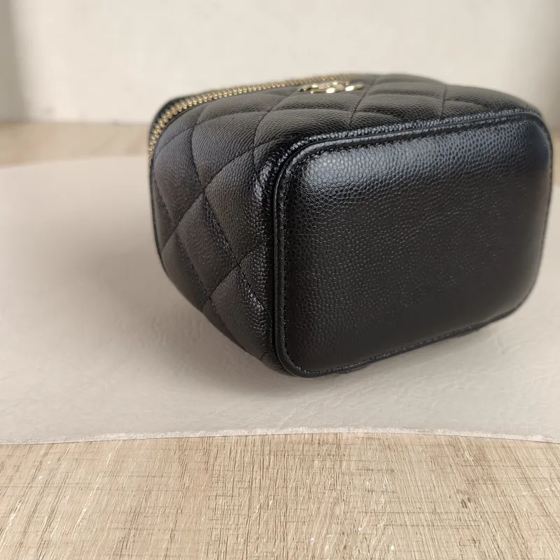 Chanel Top Handle Bag Edition Pearl Black Calfskin Mini 10 × 7 × 9 cm 31 — detail view 2 of 11